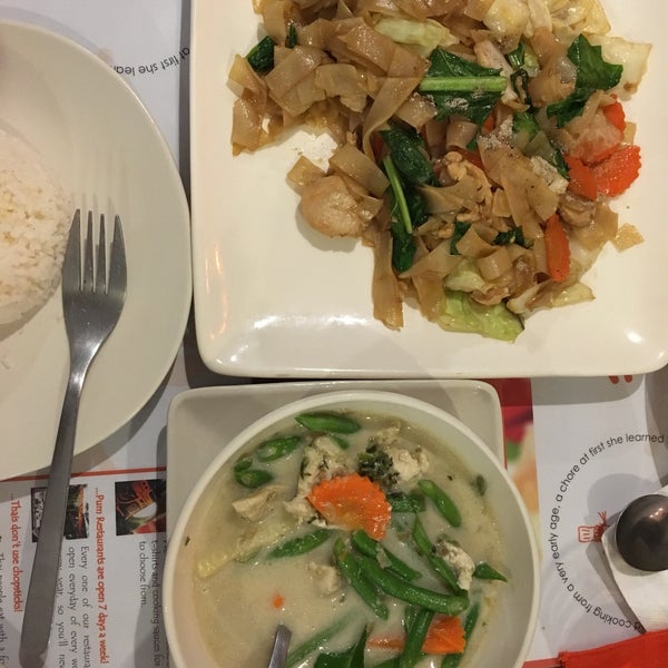 Foto scattata a Pum Thai Restaurant &amp; Cooking School da Panos V. il 12/8/2016