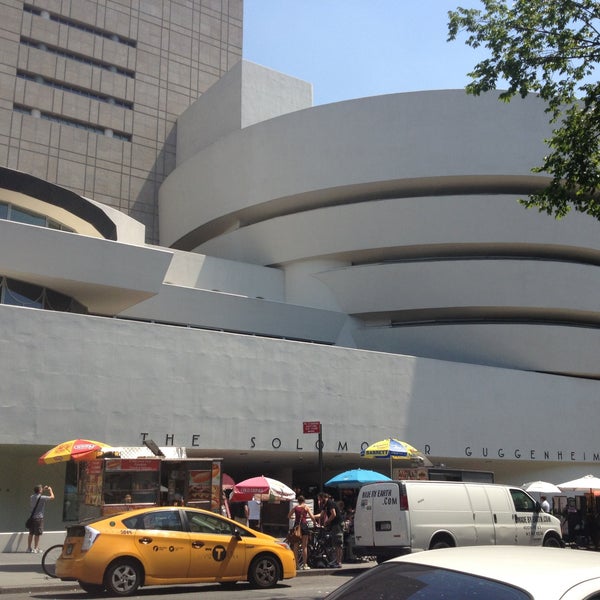 6/22/2013 tarihinde Priscila P.ziyaretçi tarafından Solomon R Guggenheim Museum'de çekilen fotoğraf