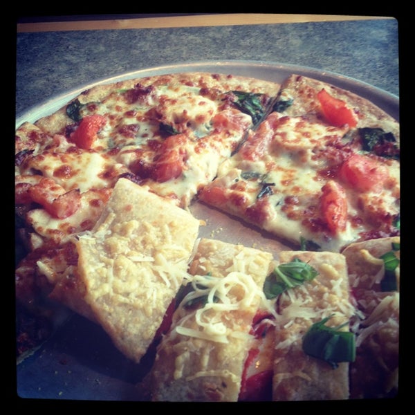 3/5/2013에 Angela T.님이 MacKenzie River Pizza, Grill &amp; Pub에서 찍은 사진