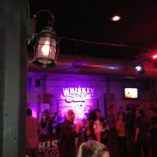 Foto scattata a Whiskey Jacks Saloon da Alan D. il 10/27/2012