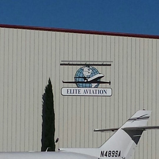 Elite Aviation Van Nuys'da Havalimanı