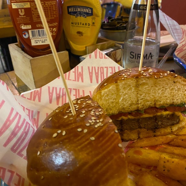 9/19/2020 tarihinde Can A.ziyaretçi tarafından MEZBAA Steak&amp;Burger'de çekilen fotoğraf