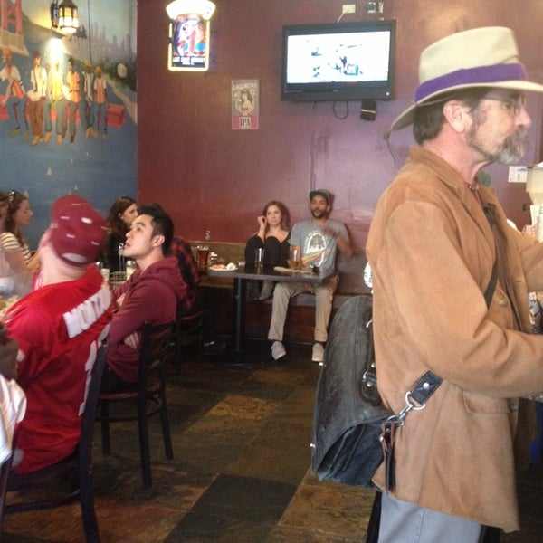 1/6/2014 tarihinde Taffy R.ziyaretçi tarafından Irving Street Pizza'de çekilen fotoğraf