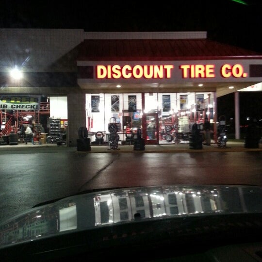 Discount Tire Automotive Repair Shop in Rockford