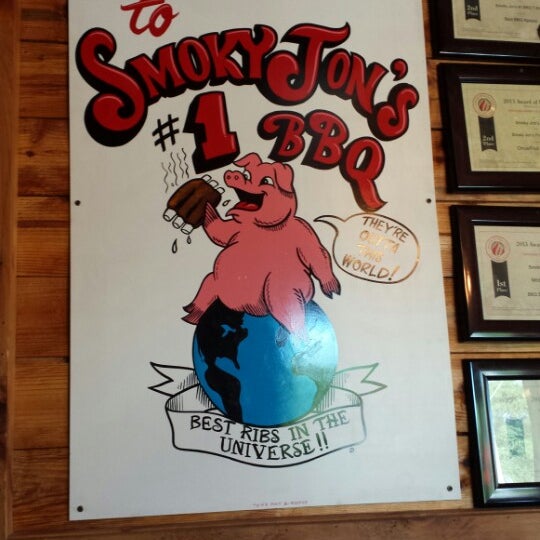 Photo prise au SMOKY JON’S #1 BBQ par Emily K. le6/19/2013