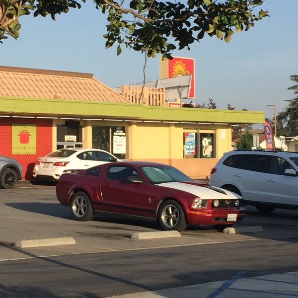 Del Taco Fast Food Restaurant in Yucaipa