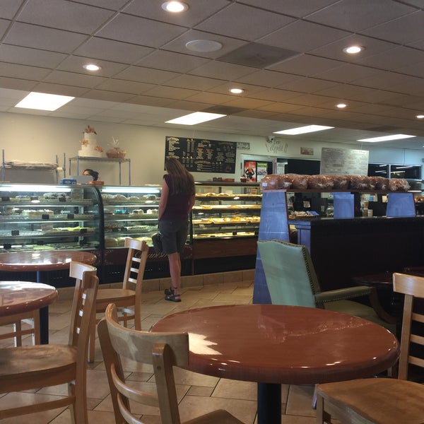 Muffin Top Bakery Bakery in Downtown Redlands