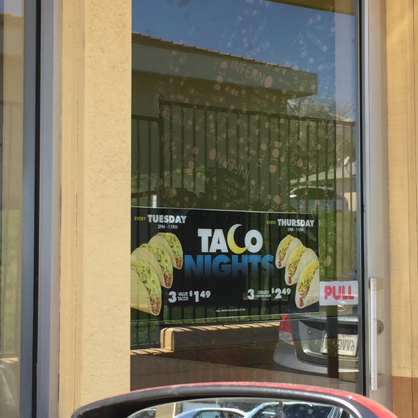 Del Taco Fast Food Restaurant in Yucaipa