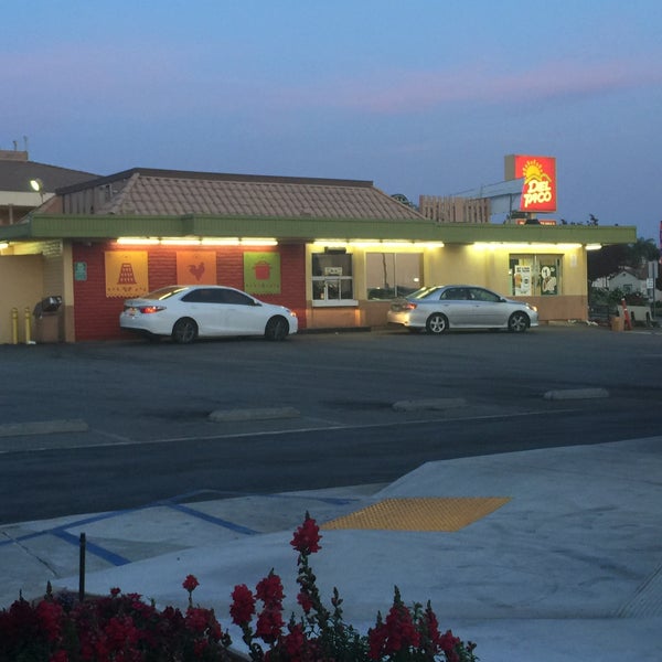 Del Taco Fast Food Restaurant in Yucaipa