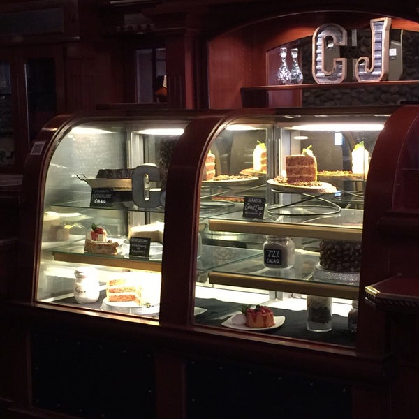 Claim Jumper San Bernardino, CA