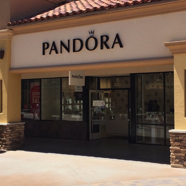 Pandora Outlet - 48400 Seminole Dr