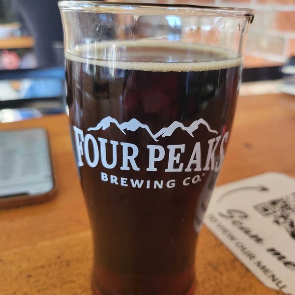 11/4/2022 tarihinde Scott B.ziyaretçi tarafından Four Peaks Brewing Company'de çekilen fotoğraf