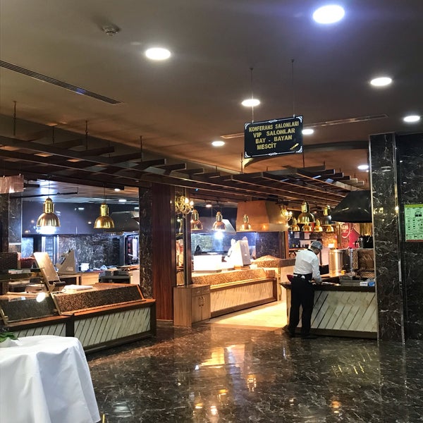 Foto diambil di Saraylı Restoran oleh ᴏᴍᴀʀ pada 8/9/2019