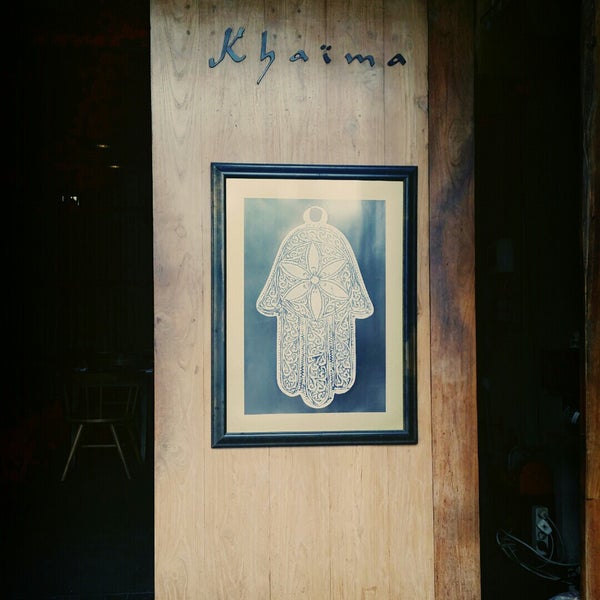 Foto tirada no(a) Khaima Restaurant por jenney k. em 11/17/2014
