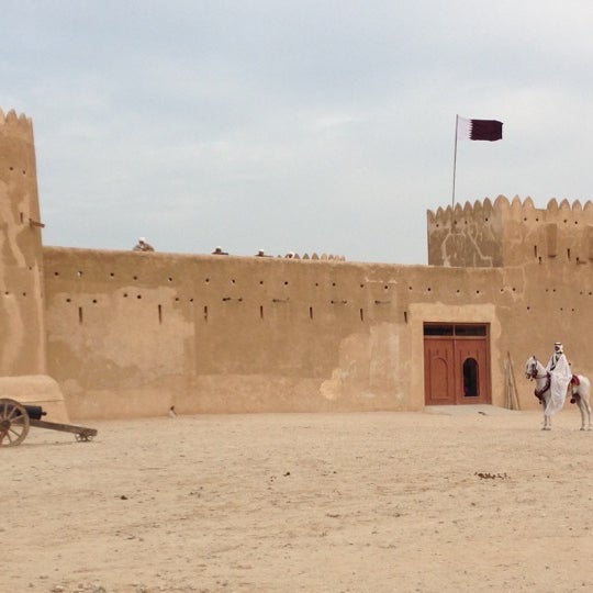 Foto diambil di Al Zubarah Fort and Archaeological Site oleh Ibrahim A. pada 11/30/2012