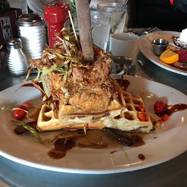 Photo taken at Hash House A Go Go - Plano by SP P. on 3/4/2017