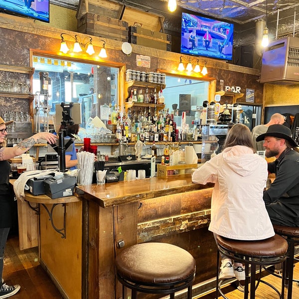 Golden Block Brewery Pizza 1227 Greene St