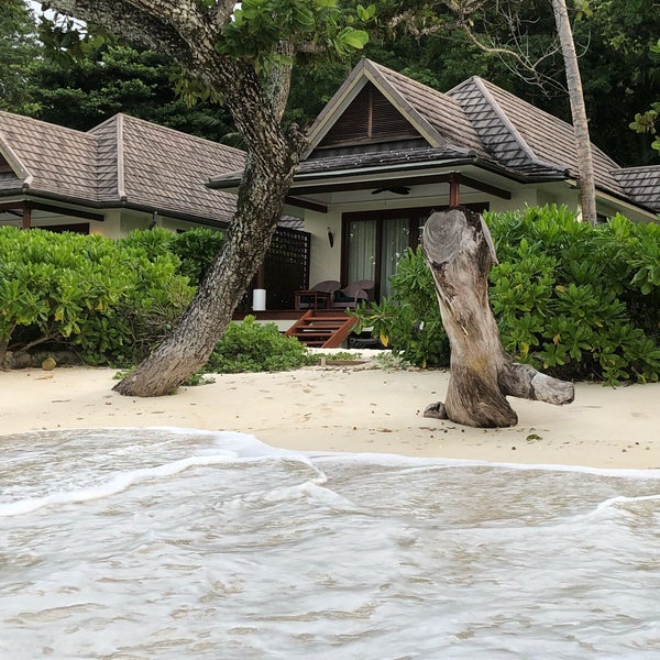 Island location makes this resort feel exclusive. Stunning beach. Staff are warm & proud. Dining options are plenty but expensive. No alternatives on island + no grocery shop. Book a Beachfront Villa.