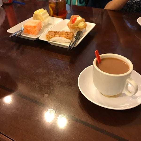 Photo taken at Dong Po Colonial Cafe | 東坡茶室 by Tanaporn H. on 4/27/2017