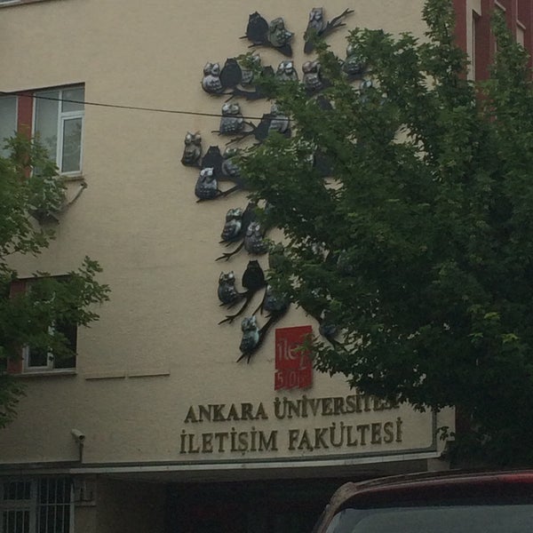 รูปภาพถ่ายที่ Ankara Üniversitesi İletişim Fakültesi - İLEF โดย S เมื่อ 5/30/2015