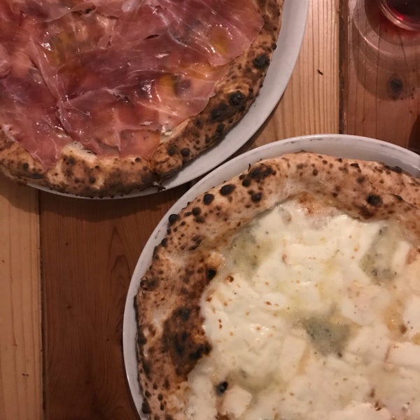 Photo taken at Sottocasa Pizzeria by Elizabeth on 5/7/2018