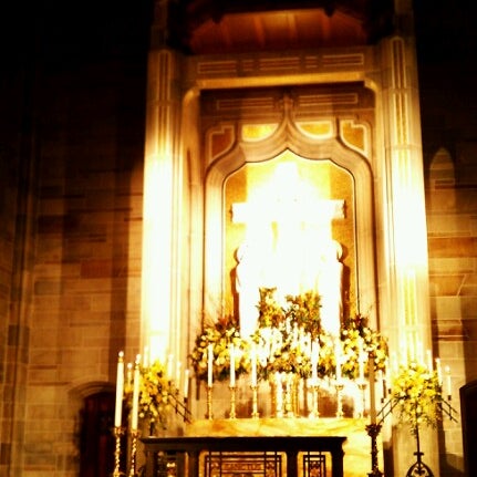 รูปภาพถ่ายที่ Cathedral of Christ the King โดย Imelda S. เมื่อ 1/19/2013