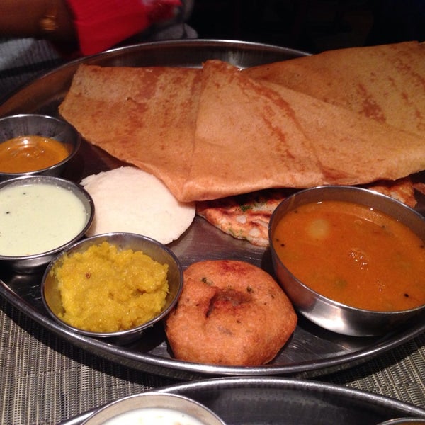 12/22/2013 tarihinde Rhea D.ziyaretçi tarafından Pongal Kosher South Indian Vegetarian Restaurant'de çekilen fotoğraf