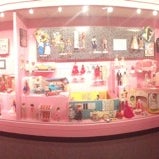 10/20/2012 tarihinde Erica R.ziyaretçi tarafından The National Museum of Toys and Miniatures'de çekilen fotoğraf