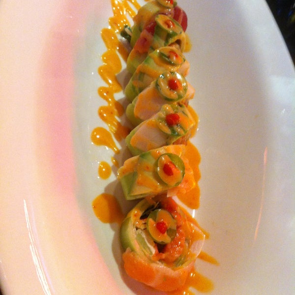 รูปภาพถ่ายที่ Umi Sushi Bar &amp; Grill โดย Edward M. เมื่อ 1/4/2014