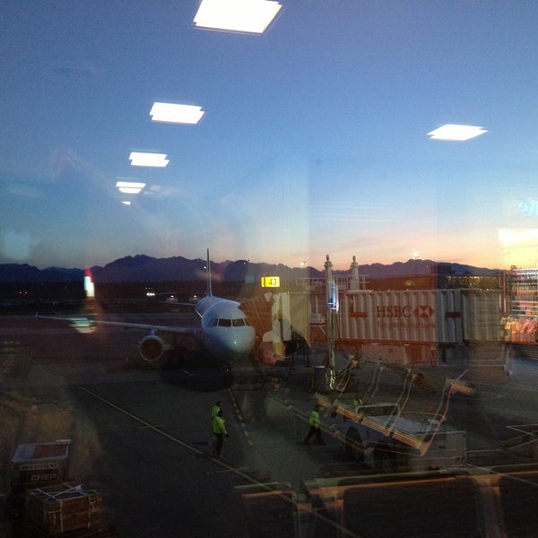 Gate C41 - Airport Gate in Richmond