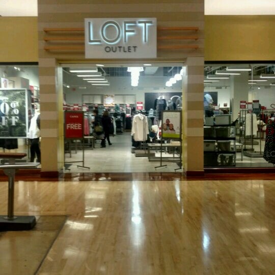 Loft Outlet Women S Store In Concord [ 540 x 540 Pixel ]