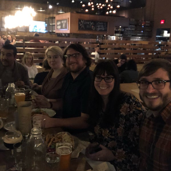 Foto tirada no(a) Blatt Beer &amp; Table por Katie em 1/5/2018