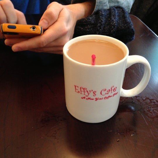Foto tirada no(a) Effy&#39;s Cafe por Linda V. em 12/2/2012