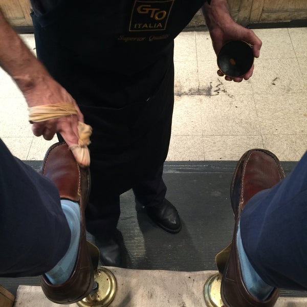 8/31/2016에 Anuj M.님이 Jim&#39;s Shoe Repair에서 찍은 사진