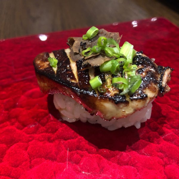 Снимок сделан в Soto Japanese Cuisine пользователем Jess N. 4/23/2019
