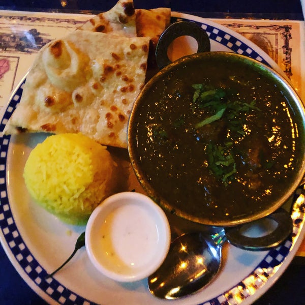Place has a great vibe, cozy and great food. I tried the sindhi fish curry