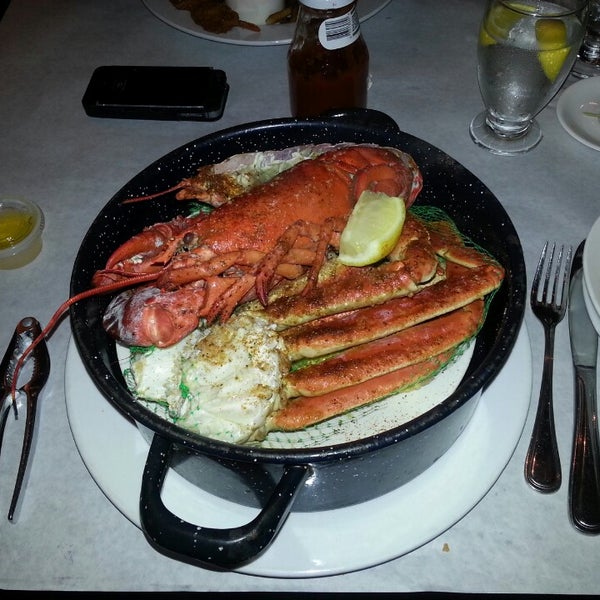 Foto tomada en Crab Spot  por Peta C. el 5/26/2014