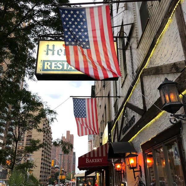 Das Foto wurde bei Heidelberg Restaurant von Nick T. am 7/17/2019 aufgenommen