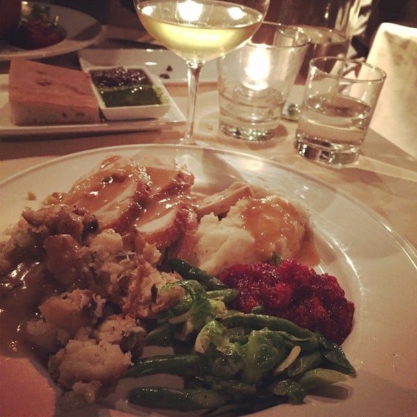 11/28/2014にMyke M.がFirst Crush Restaurant &amp; Wine Barで撮った写真