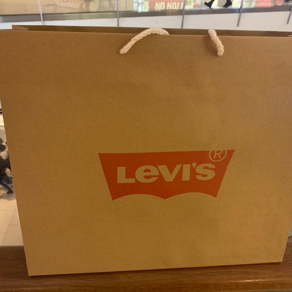 levis ioi city mall putrajaya