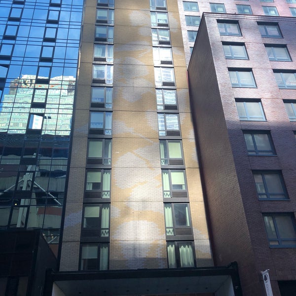 Foto tirada no(a) Distrikt Hotel por hirotomo em 9/21/2019