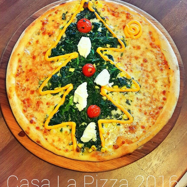 Das Foto wurde bei Casa La Pizza von Emre Y. am 12/29/2015 aufgenommen