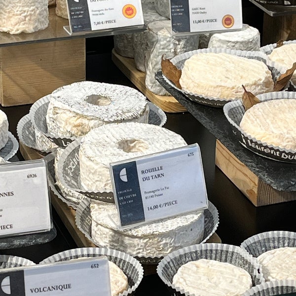Fromagerie Laurent Dubois - Cheese Store in Hôtel-de-Ville