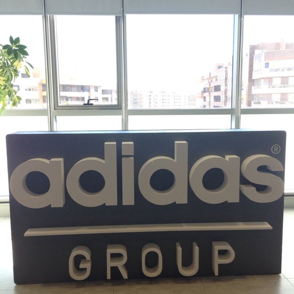 Almacén Gruñón Derivación Adidas España - Sporting Goods Shop in ACTUR