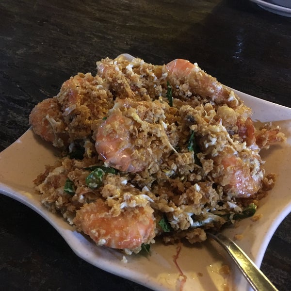 Udang Nestum is nice. Ordered SMALL size but the portion is huge (14-16 prawn in a single plate). Worth the price.