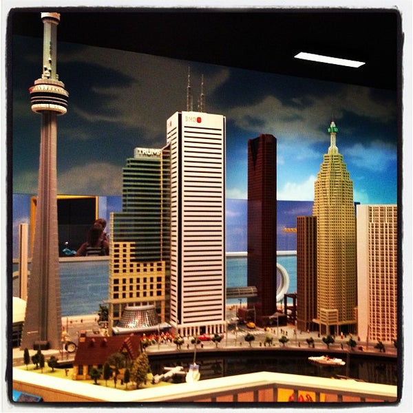 9/19/2013 tarihinde Corey Q.ziyaretçi tarafından LEGOLAND Discovery Centre Toronto'de çekilen fotoğraf
