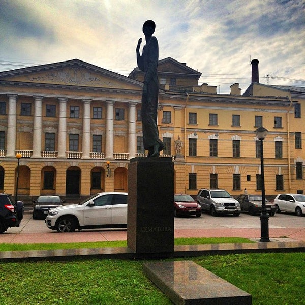 Памятник ахматовой в санкт петербурге