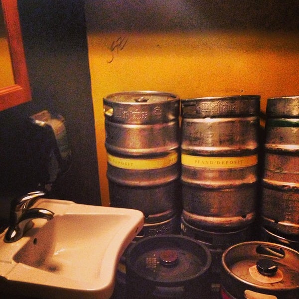 4/19/2013에 Mike G.님이 Bridgetown Beerhouse에서 찍은 사진