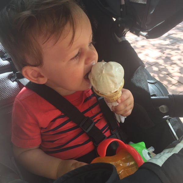 Bredenbeck's Ice Cream Chestnut Hill 8126 Germantown Ave