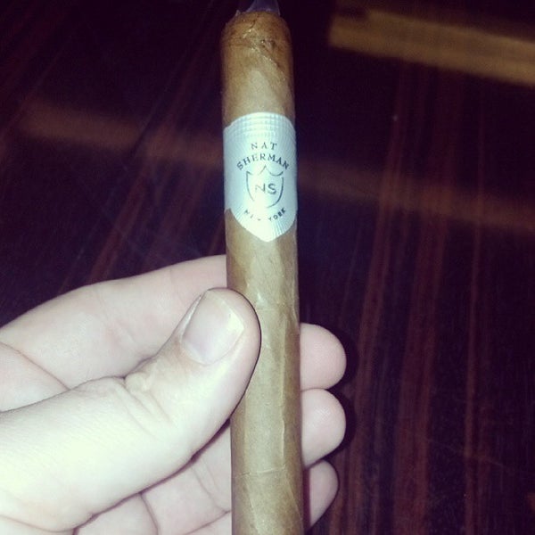 Foto scattata a Civil Cigar Lounge da Justin R. il 10/11/2013
